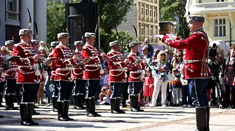 Без военен парад премина тази година празникът на армията